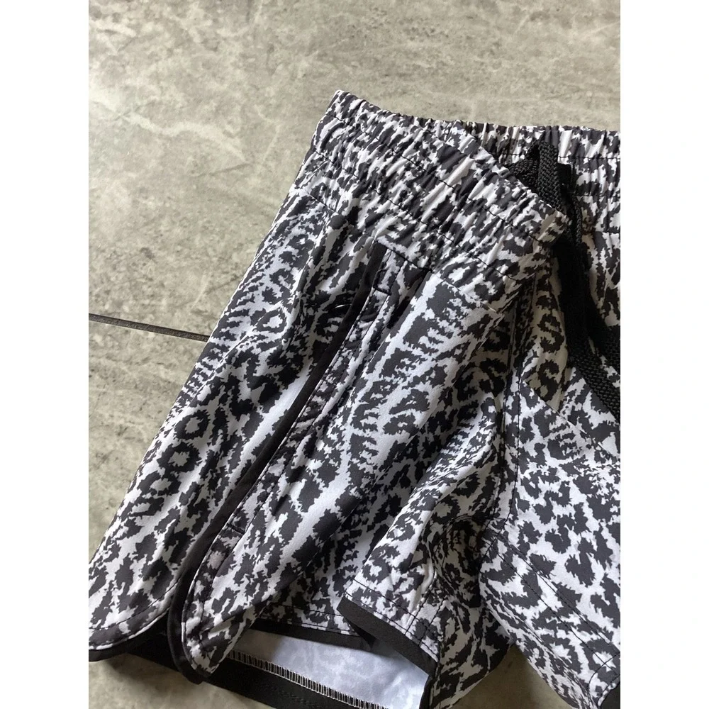 Niyama Sol Womens Sport Short Awesome Black White Leopard Print Small NEW